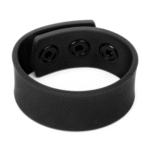 Niet-vibrerende cockring met drukknoopjes – Prowler RED Black Silicone Cock Strap - Afbeelding 3